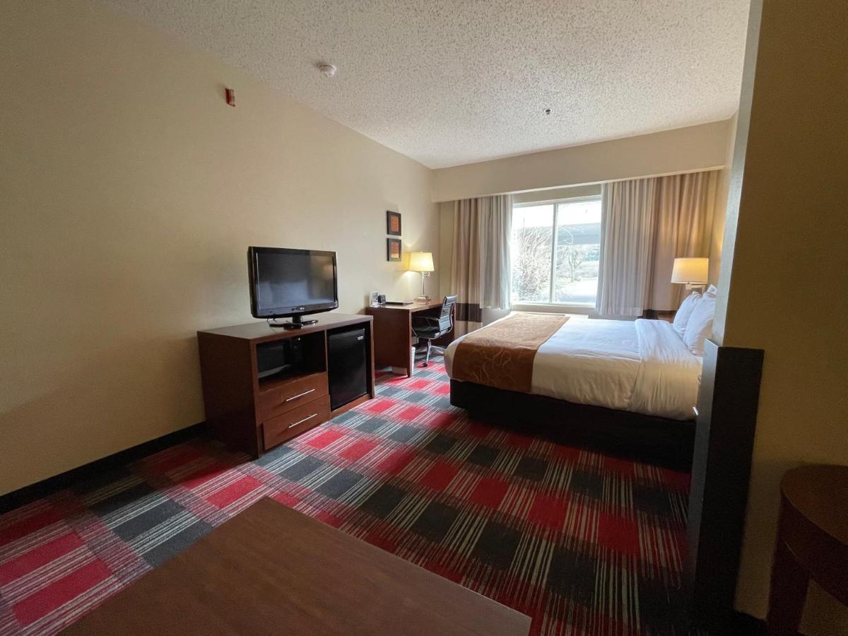 Comfort Suites Near Vancouver Mall מראה חיצוני תמונה