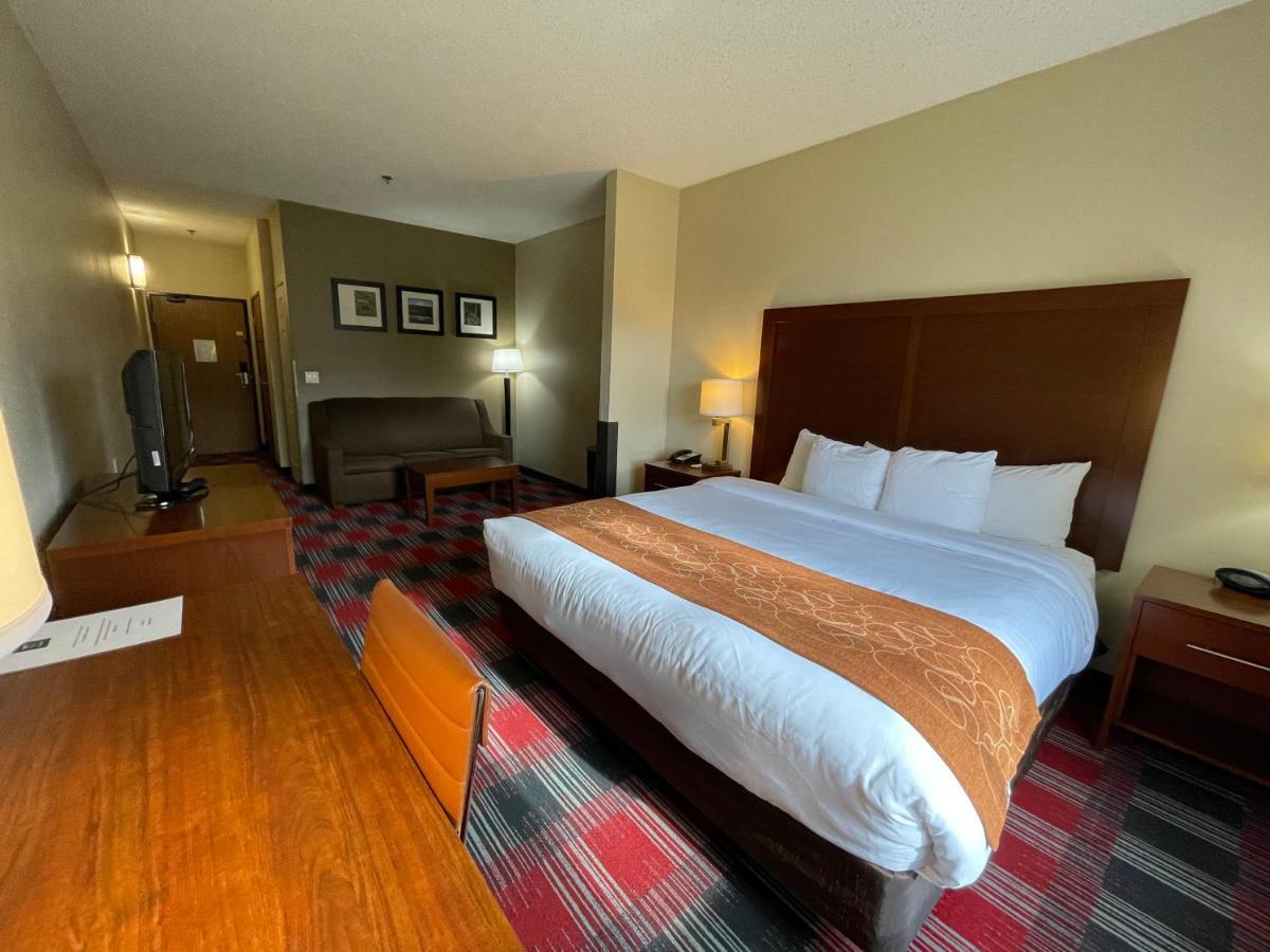 Comfort Suites Near Vancouver Mall מראה חיצוני תמונה