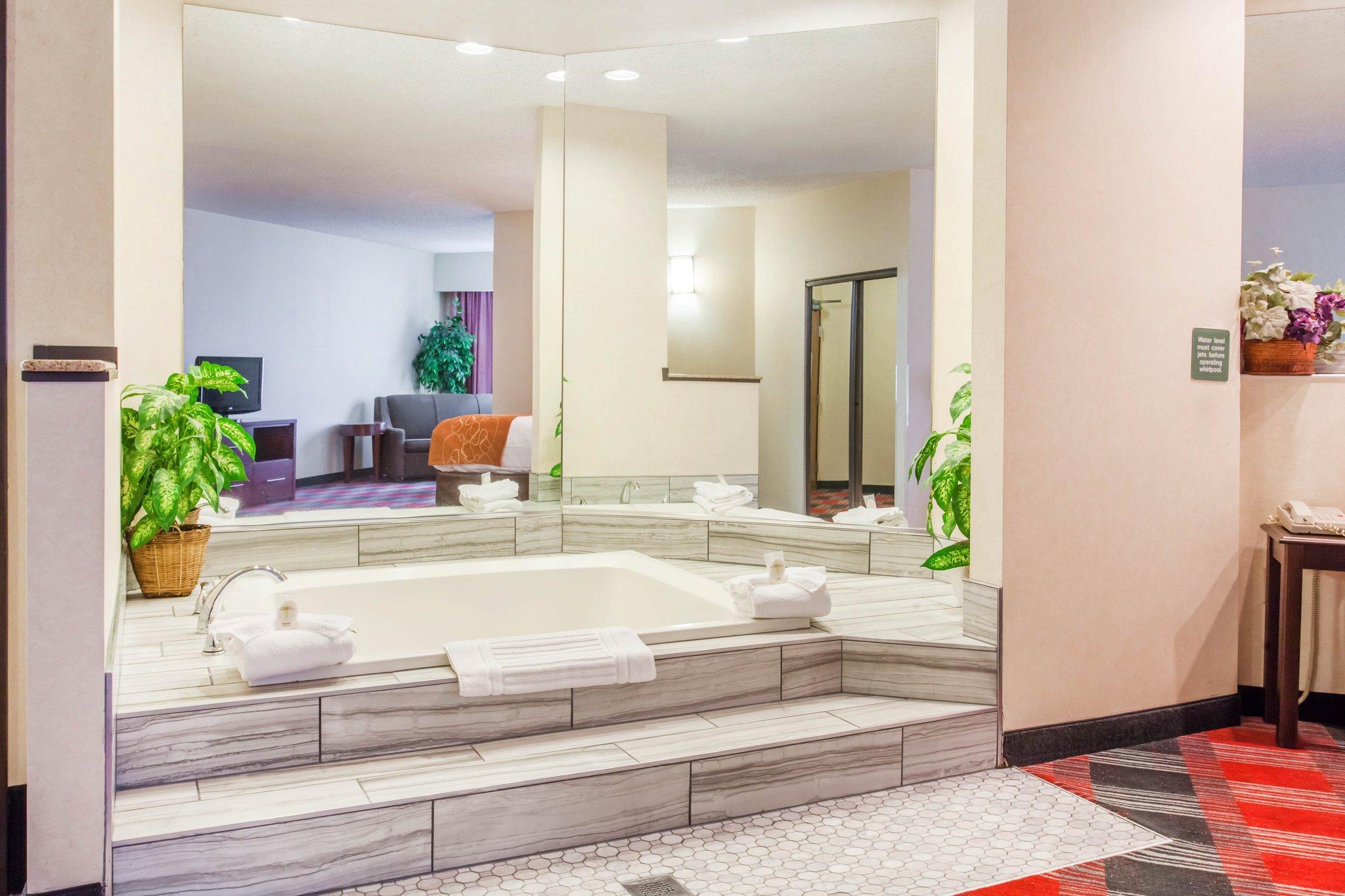 Comfort Suites Near Vancouver Mall מראה חיצוני תמונה