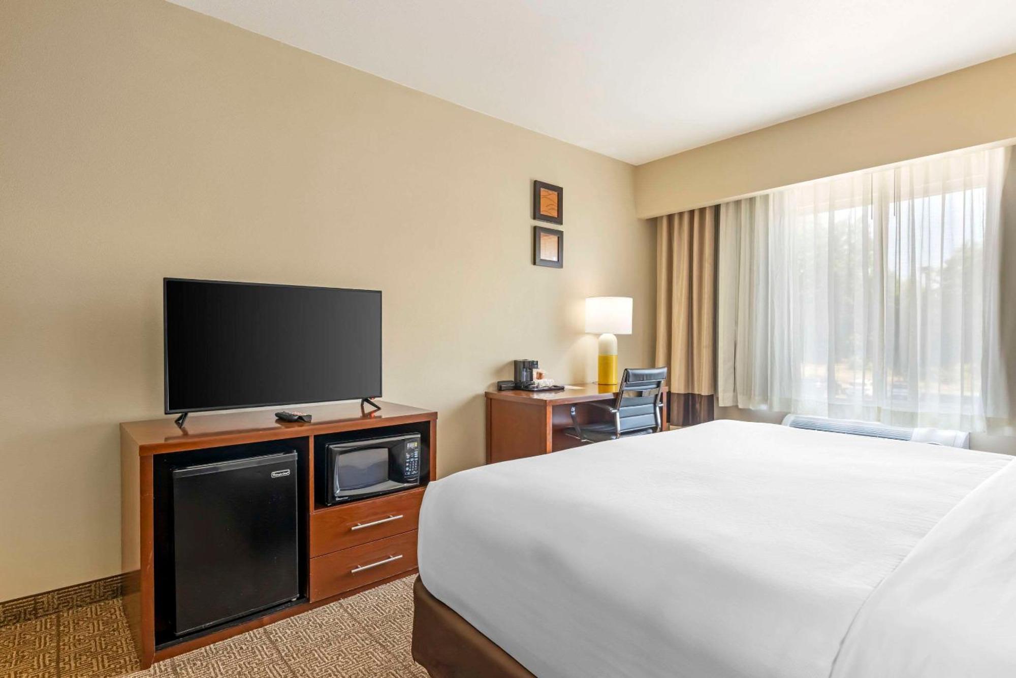 Comfort Suites Near Vancouver Mall מראה חיצוני תמונה