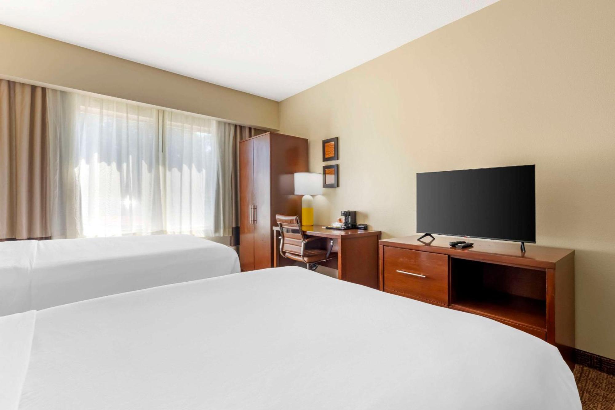 Comfort Suites Near Vancouver Mall מראה חיצוני תמונה