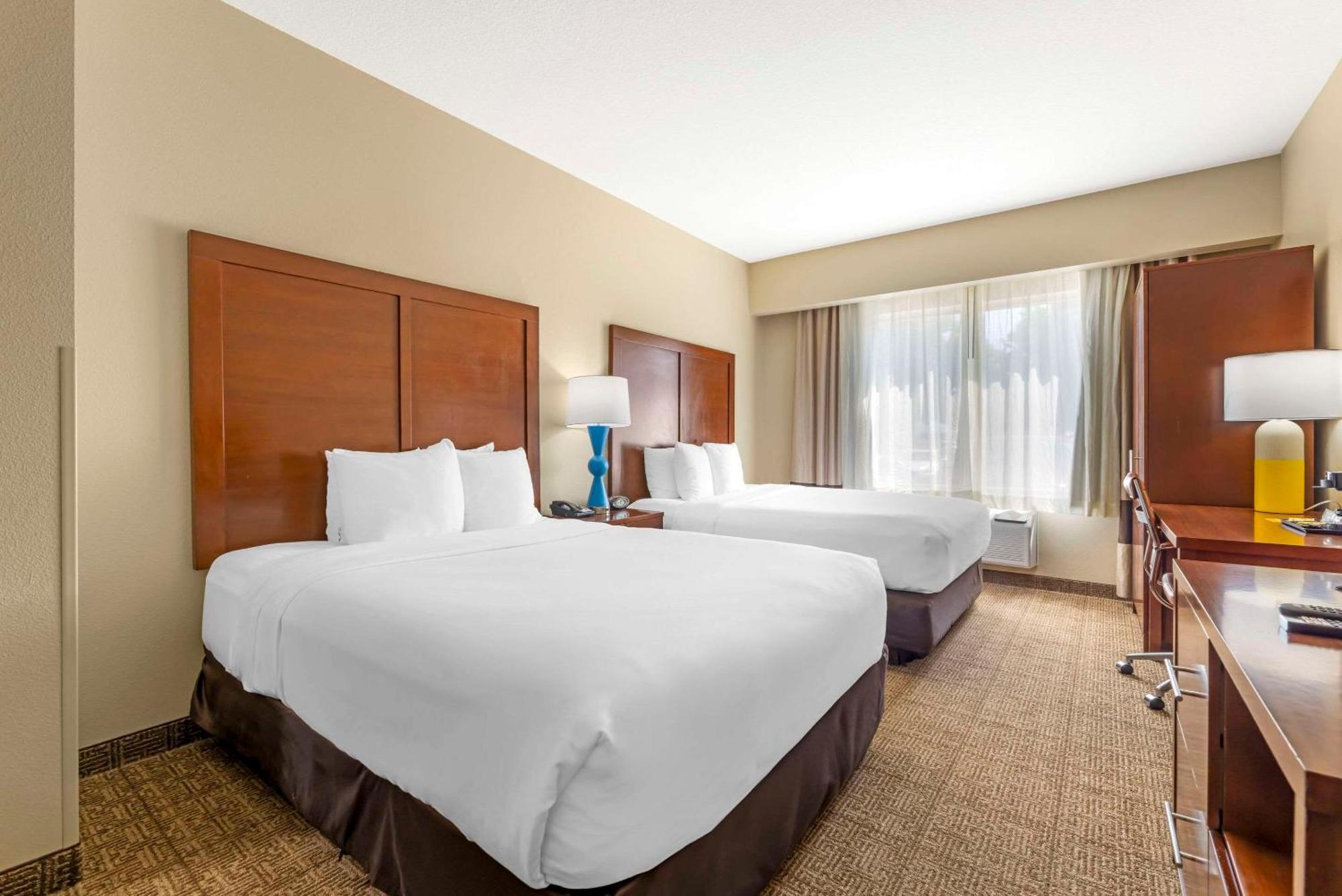 Comfort Suites Near Vancouver Mall מראה חיצוני תמונה