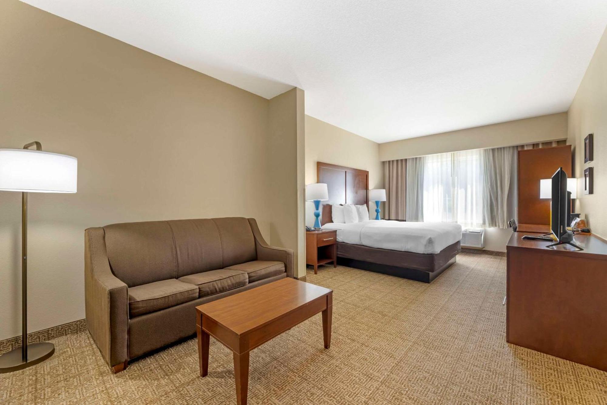 Comfort Suites Near Vancouver Mall מראה חיצוני תמונה