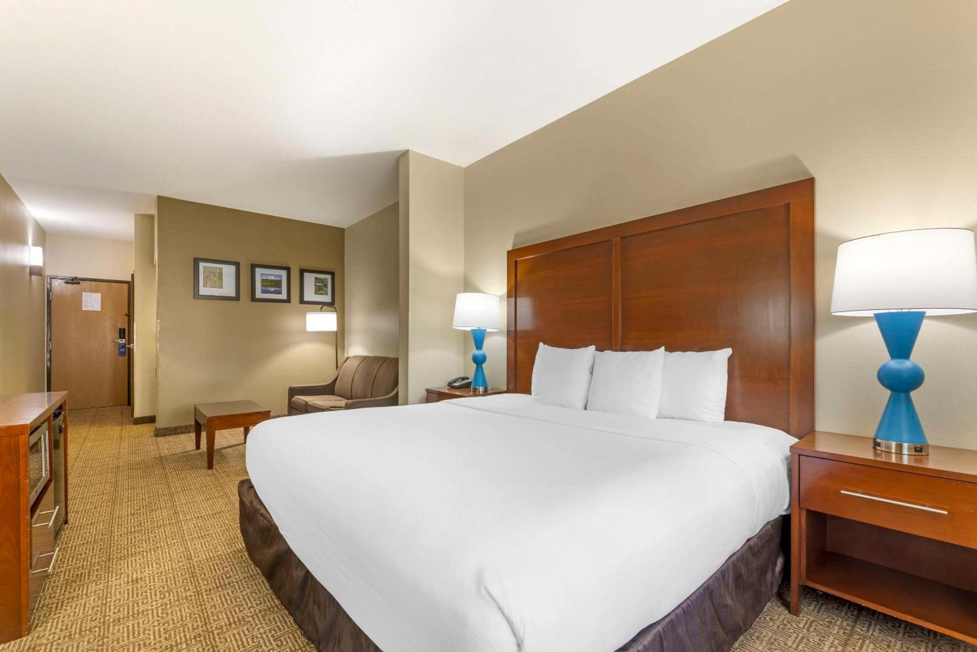 Comfort Suites Near Vancouver Mall מראה חיצוני תמונה