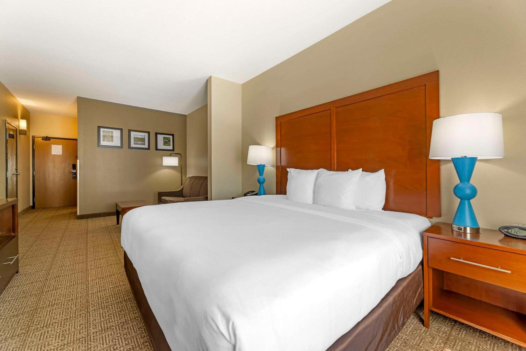 Comfort Suites Near Vancouver Mall מראה חיצוני תמונה