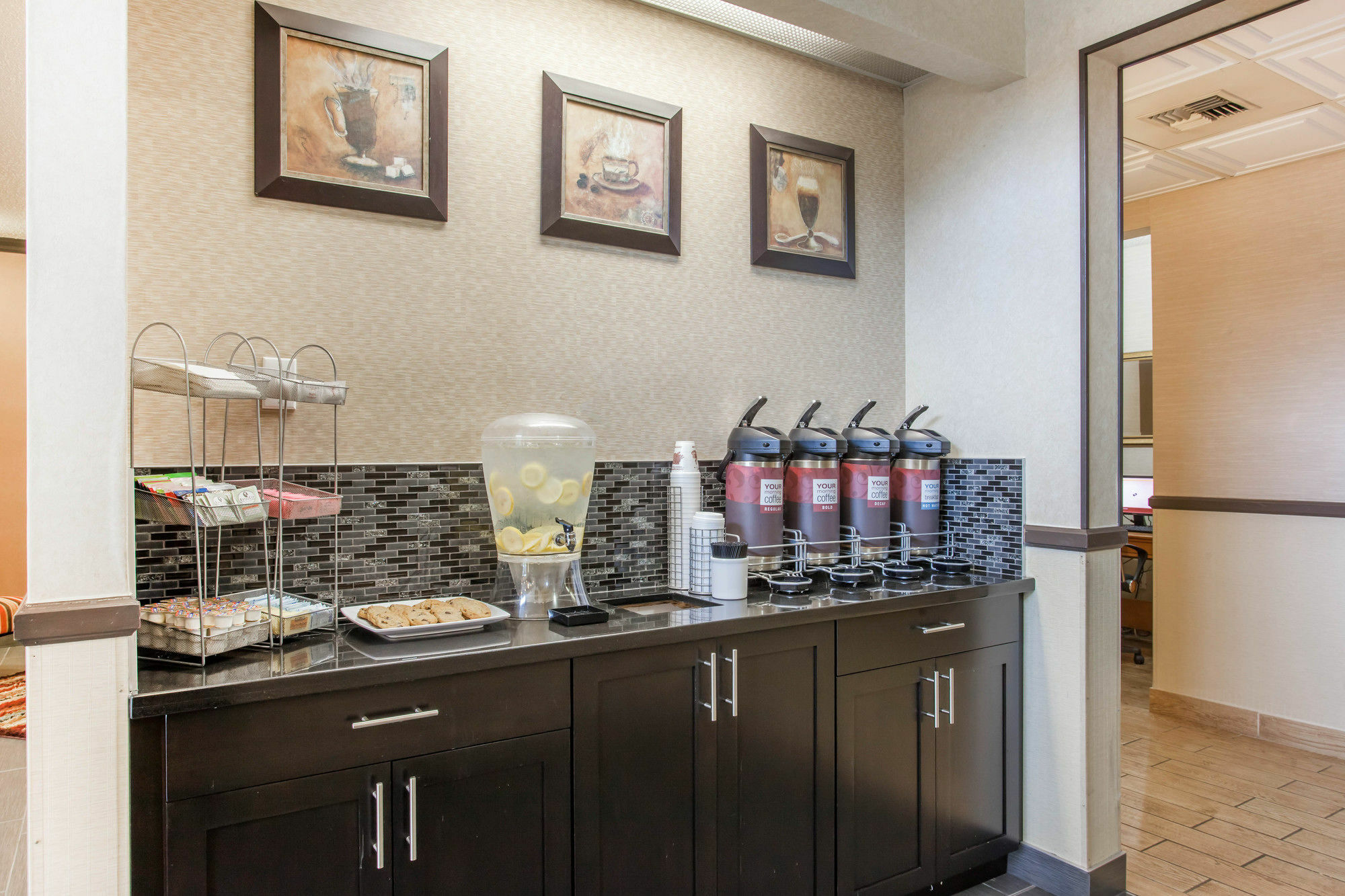 Comfort Suites Near Vancouver Mall מראה חיצוני תמונה