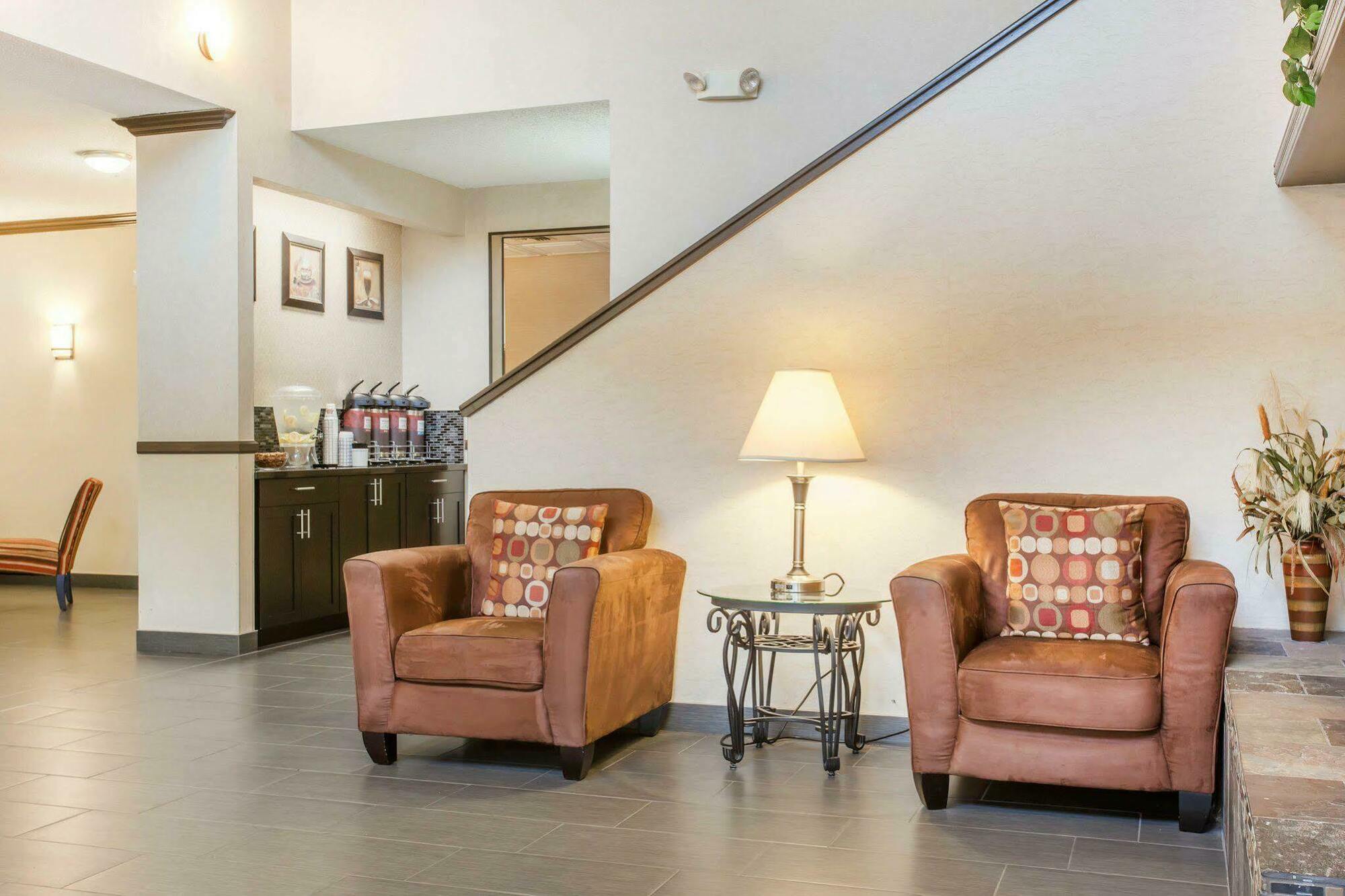 Comfort Suites Near Vancouver Mall מראה חיצוני תמונה